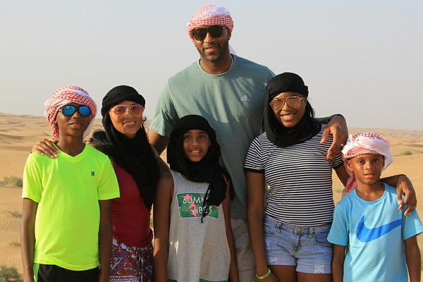 张伯霖谈摇篮舞庆祝：是庆祝我家两只小狗出生