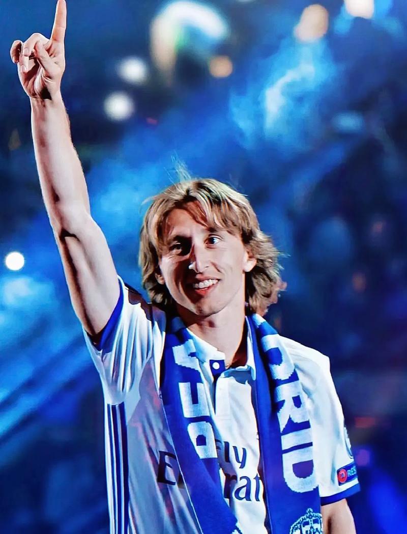 里程碑，弗拉泰西完成了代表国米的第100场比赛